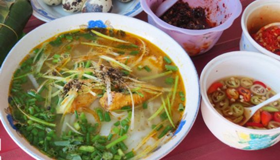 Bánh canh cá lóc Huế