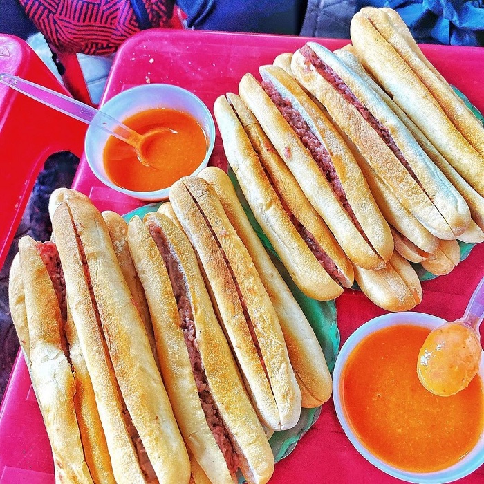 Bánh mì que Hải Phòng