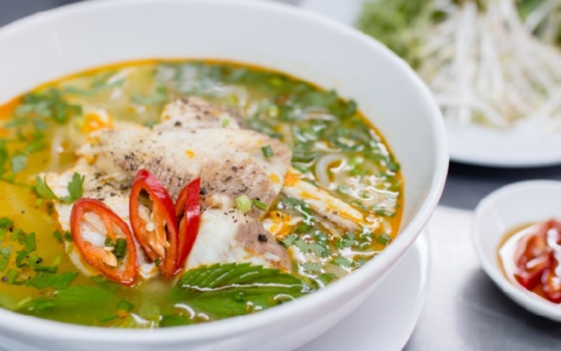 Bánh canh cá lóc Huế