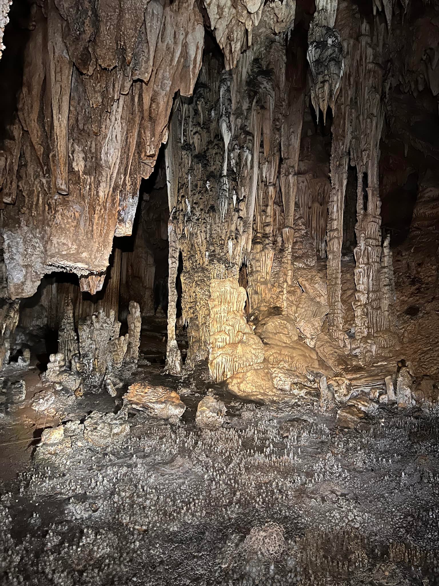 Hang Tú Làn Quảng Bình