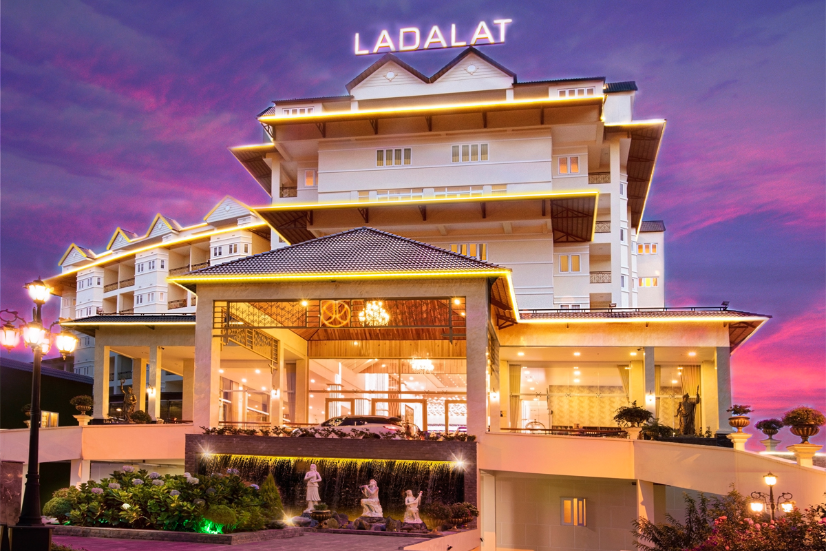 khách sạn LaDaLat