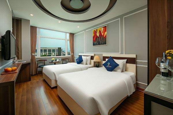 Khu vực xung quanh Hai Mươi Hotel & Apartment gần Cầu Giấy nhiều tiện ích