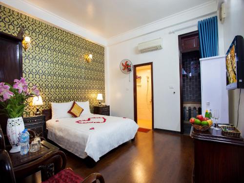 Lối vào và hành lang Phương Trang Hotel, Long Biên, Hà Nội