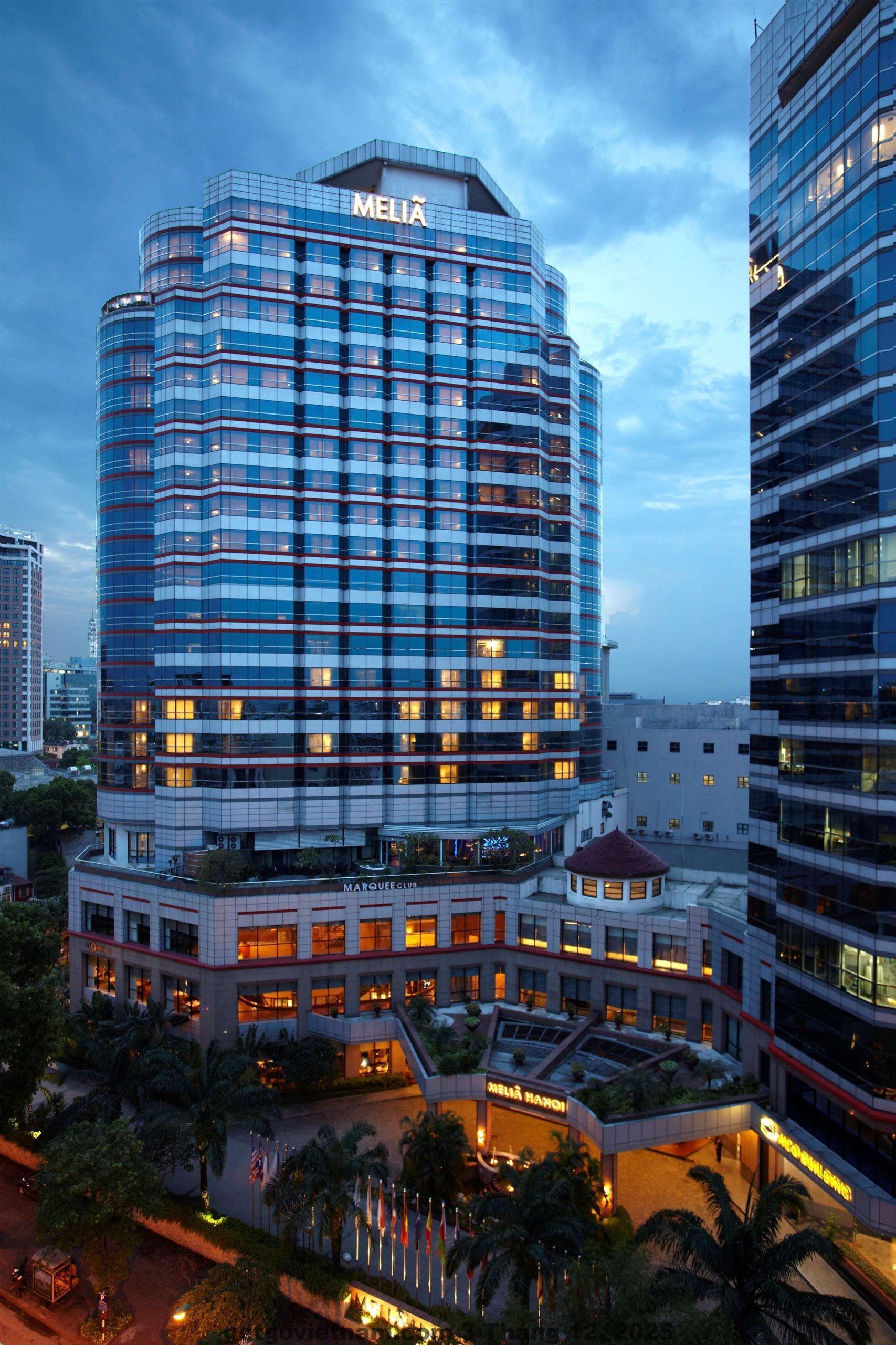 Toàn cảnh mặt tiền khách sạn Meliá Hanoi