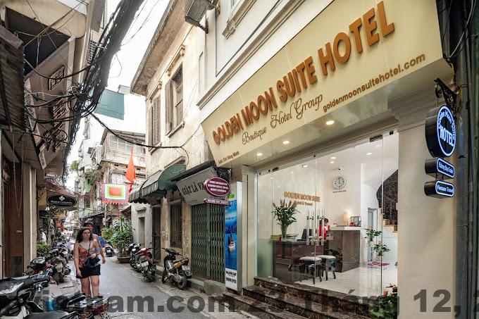 Mặt tiền Golden Moon Suite Hotel & Travel tại phố cổ Hà Nội