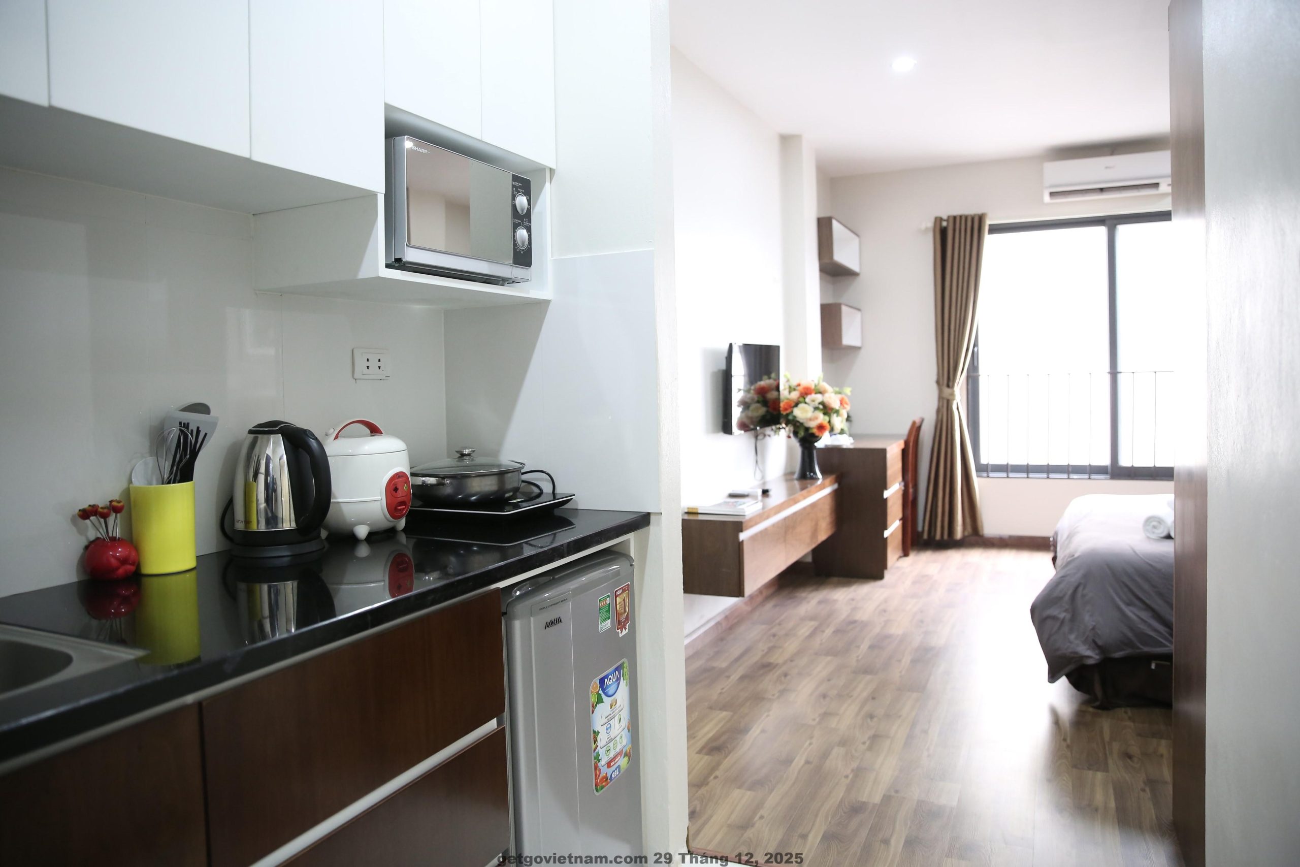 Khu vực bếp nhỏ tiện nghi trong phòng iStay Hotel Apartment 5 Hà Nội