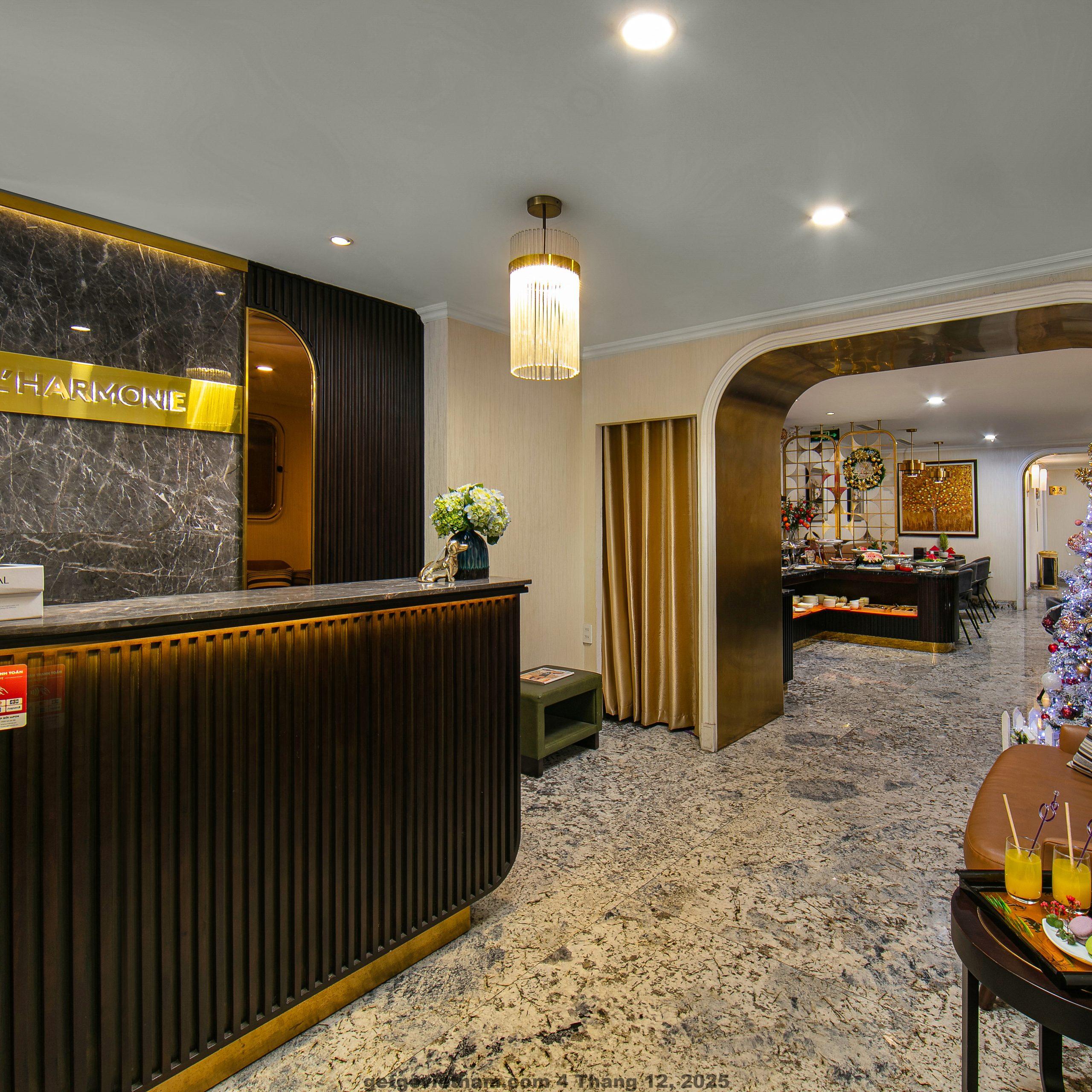 Mặt tiền San Palace Hotel Hanoi tại phố Hàng Bông