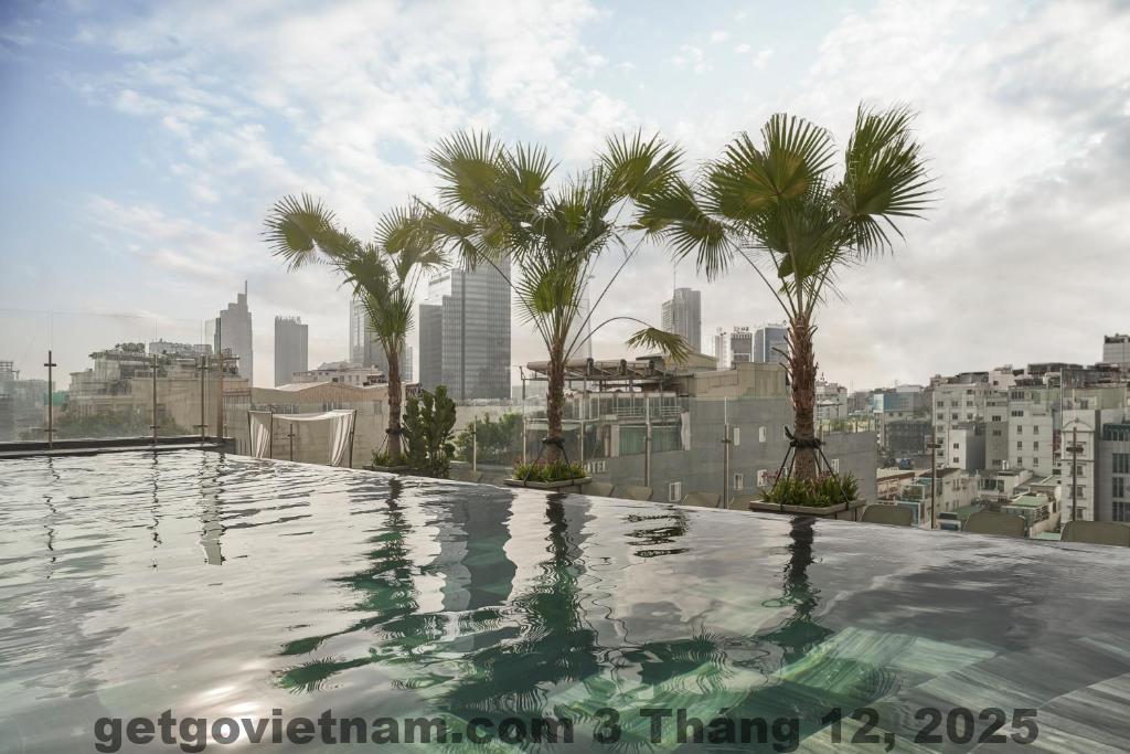 Phòng ngủ khách sạn La Siesta Premium Lakeside với thiết kế hiện đại