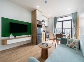 Phòng có cửa sổ sáng tại The Harmony Red River Residence