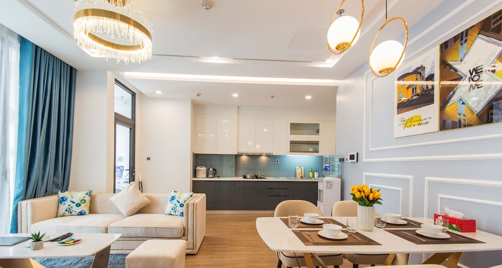 Không gian phòng khách hiện đại tại 22Housing Apartment