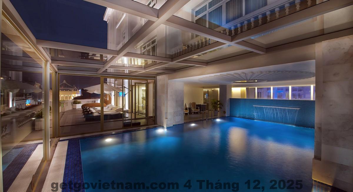 Hồ bơi trong nhà tại Hotel de l’Opera Hanoi MGallery