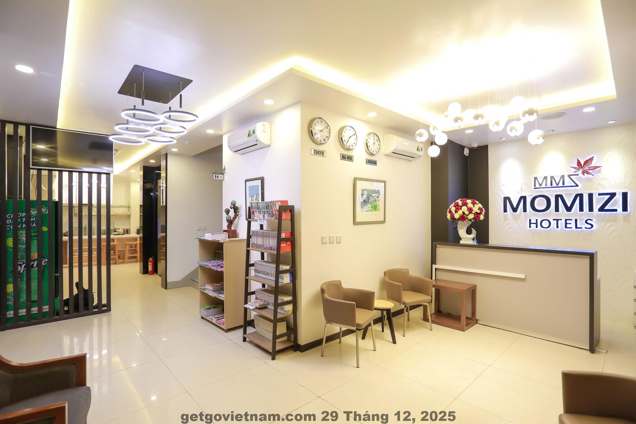 Phòng ngủ khách sạn Momizi Hotels Hanoi 2 nội thất gỗ sáng kiểu Nhật