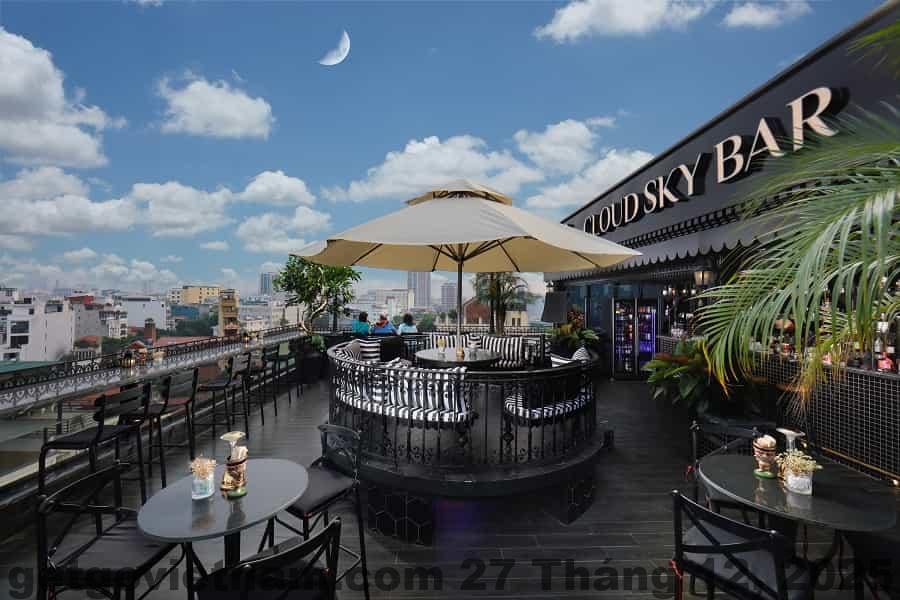 Review khách sạn JM Marvel Hotel & Spa – GetGo Vietnam 4 Cloud Sky Bar tầng thượng của JM Marvel Hotel & Spa Hà Nội