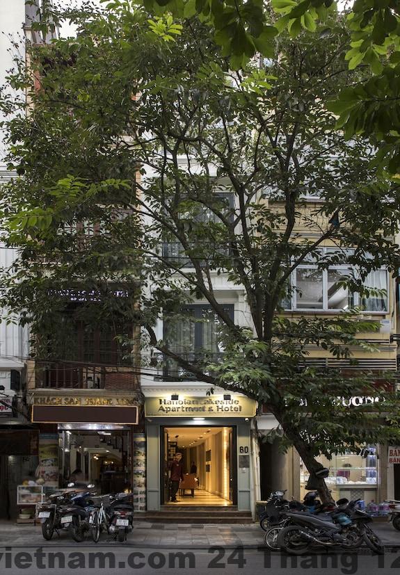 Khu vực lễ tân và sảnh của Hanoi Lakeside Premium Hotel – thiết kế gọn gàng, hiện đại