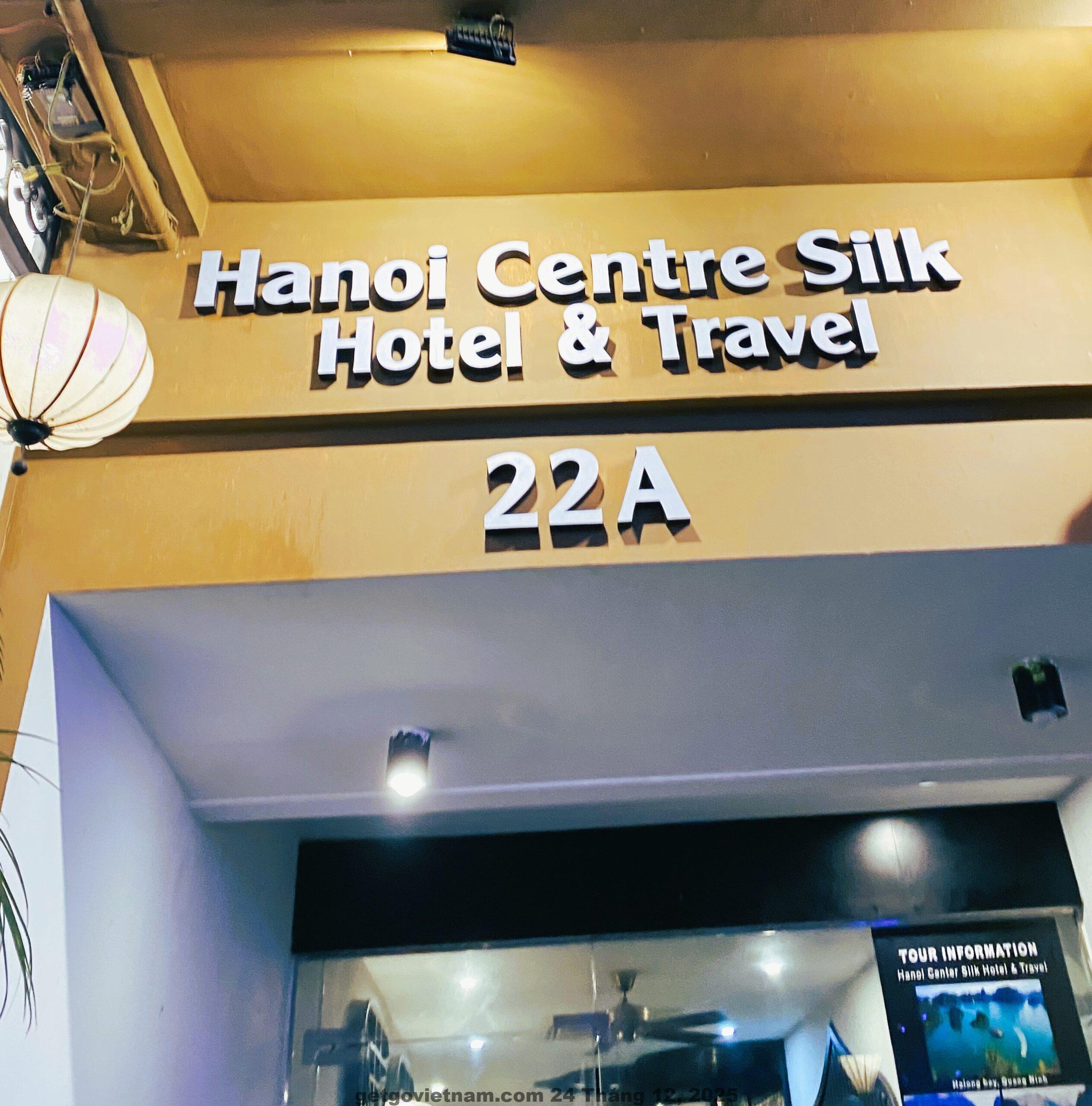 Mặt tiền khách sạn Hanoi Center Silk Boutique Hotel & Travel ban ngày