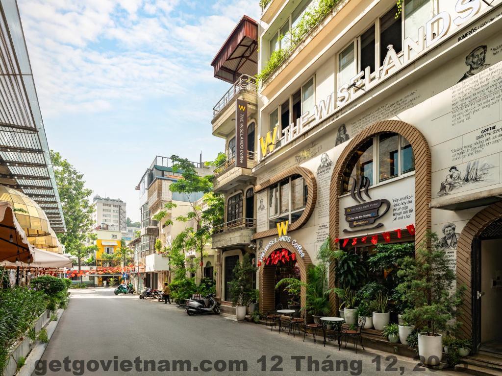 khach san Elegant Suites Ha Hoi