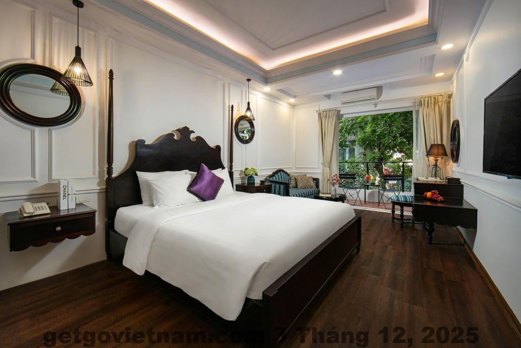 Review khách sạn San Boutique Hotel – GetGo Vietnam 1 king roomm with balcony 1