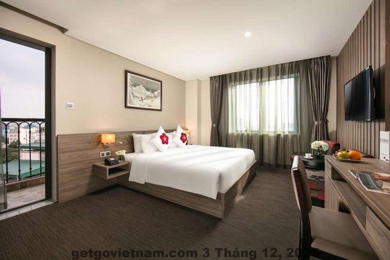 Con phố trung tâm Hà Nội gần khách sạn Hanoi Tokyo Hotel