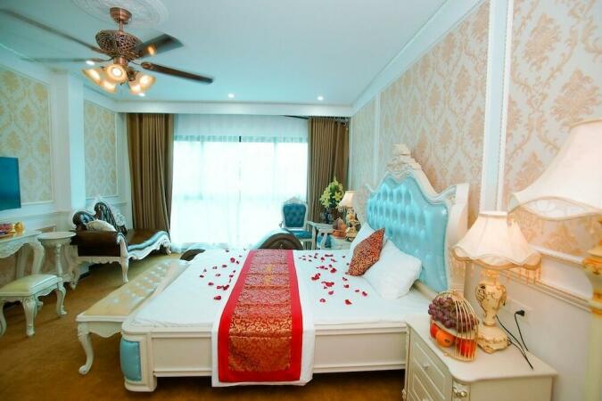 Khu vực sảnh King’s Hotel Yên Hòa - gọn, sạch và có thang máy