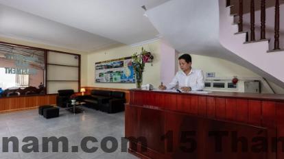 Phòng ngủ tiêu chuẩn với giường đôi và nội thất đơn giản tại Airport Hotel Hanoi Convenient & Friendly