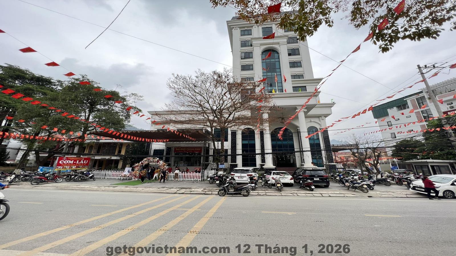 Bữa sáng tại nhà hàng khách sạn Phương Đông Yên Minh