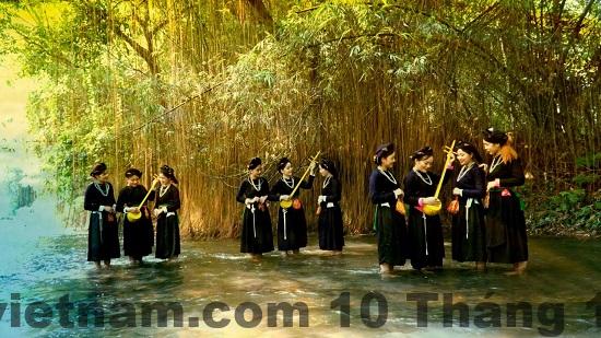 Khu vực trung tâm thị trấn Lục Yên Yên Bái nơi tập trung dịch vụ ăn uống và giao thông