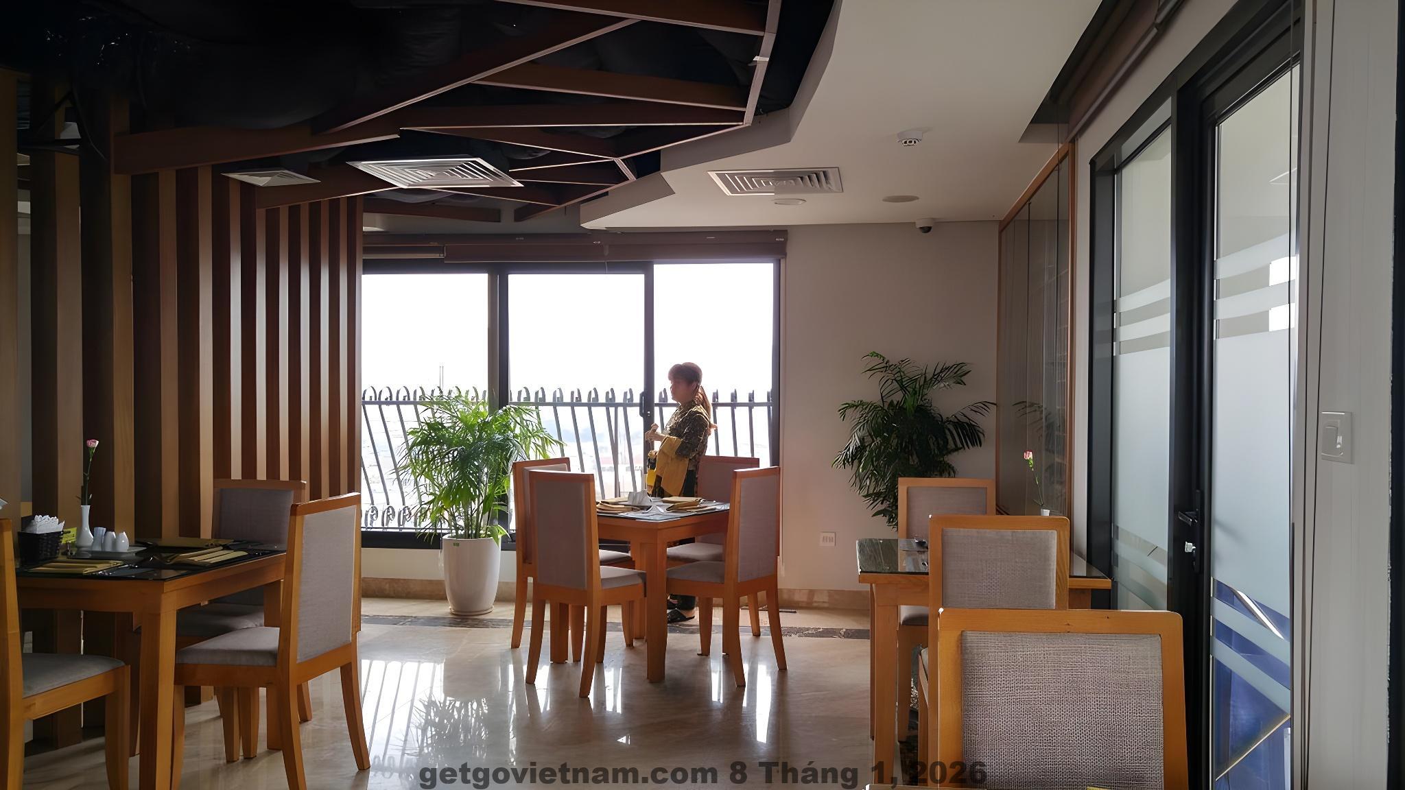 Không gian phòng tiêu chuẩn với mức giá hợp lý tại London Hanoi Hotel