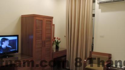 Phòng khách sạn Mai Villa với nội thất hiện đại và không gian thoải mái