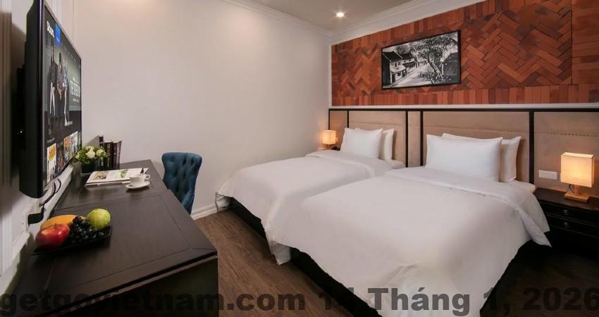 Khu vực buffet sáng Marina Hotel Hanoi với các món Á cơ bản