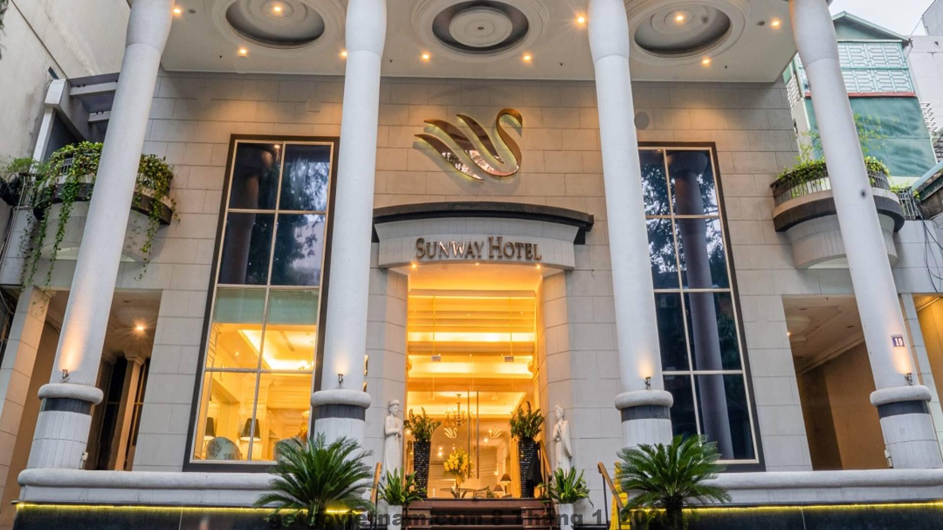 Hồ bơi ngoài trời tại Khách sạn Sunway Hà Nội