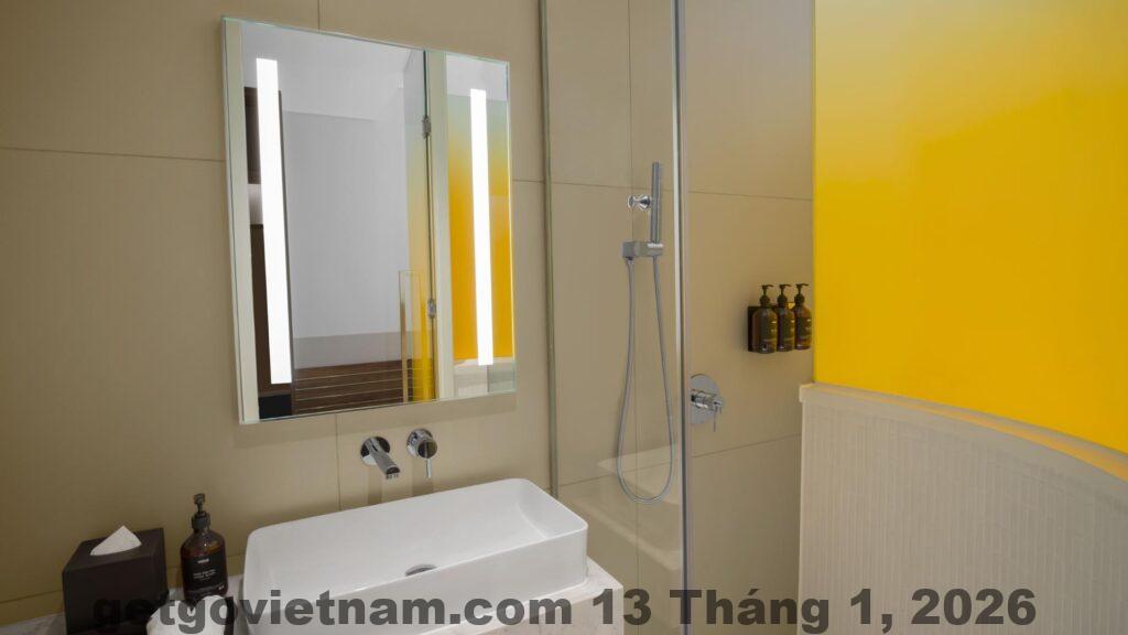 Khu vực ăn sáng tại Wink Hotel, nơi phục vụ các món ăn phong phú cho khách hàng