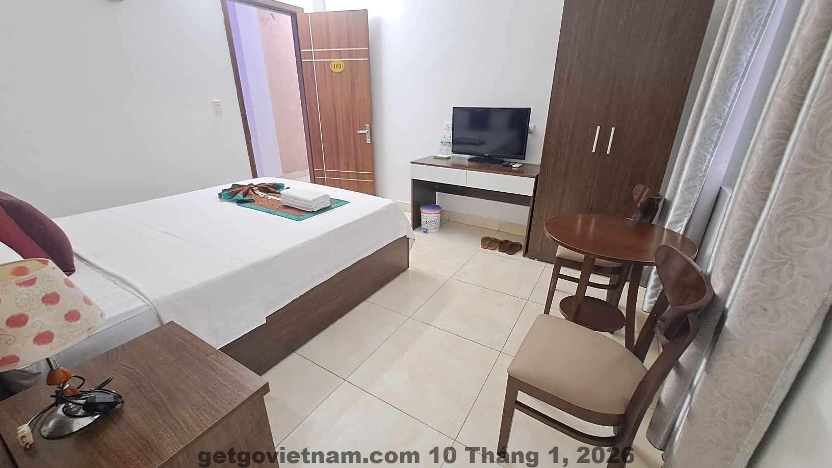 Phòng tiêu chuẩn tại Family Transit Hotel có mức giá hợp lý trong phân khúc khách sạn gần sân bay Nội Bài