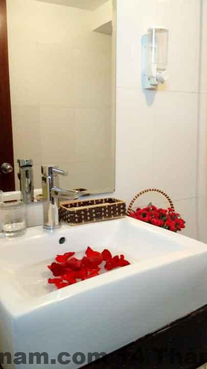 Hành lang hẹp và không gian chung hạn chế tại A1 Hill Hanoi Hotel