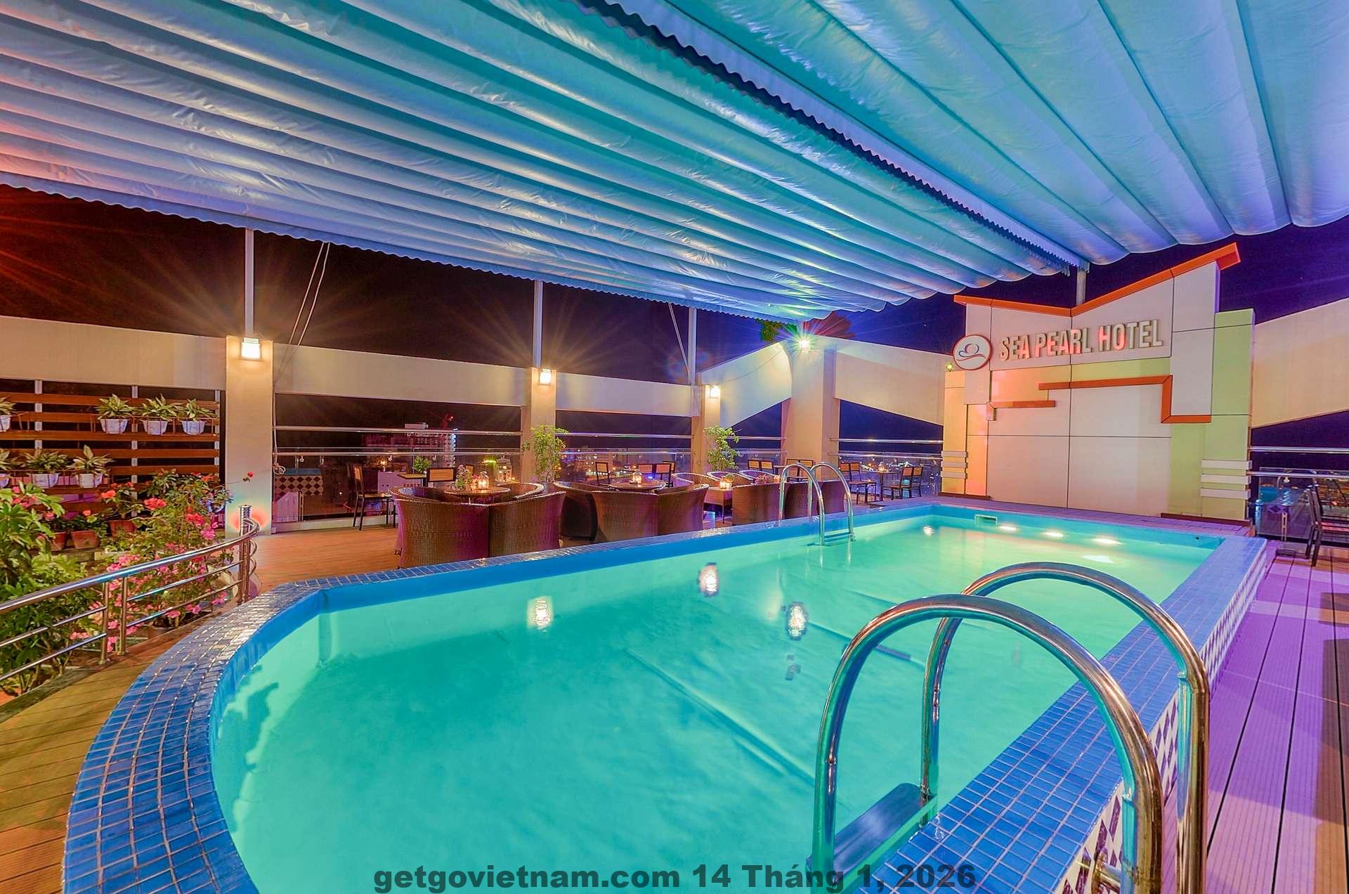 Phòng nghỉ phong cách hang động tại Roza Palace Cat Ba