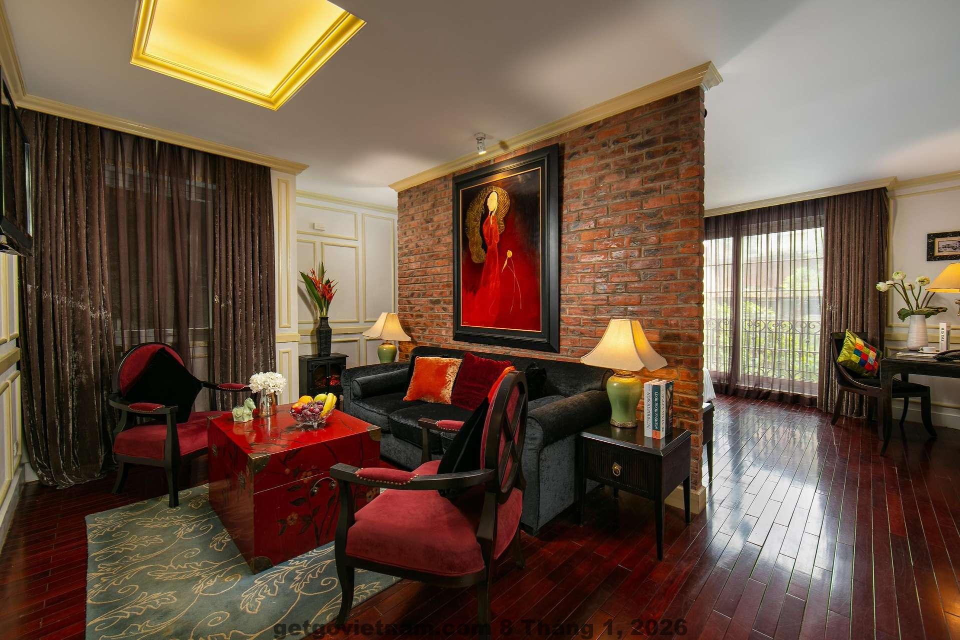 Khu vực ăn sáng tại Millennium Hanoi Hotel với các món buffet cơ bản