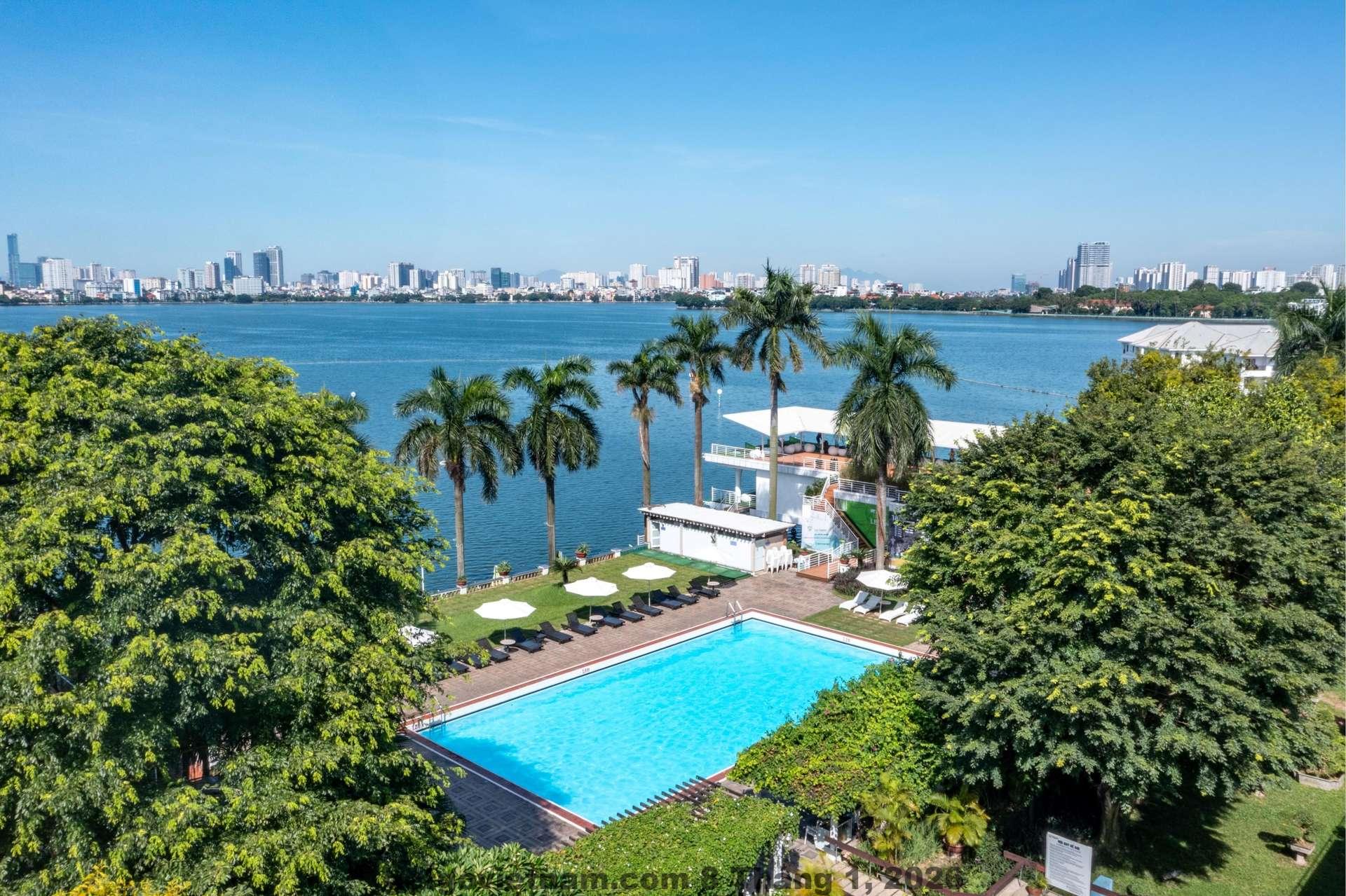 Khu vực ăn sáng tại L'HÔTEL du LAC Hanoi với thực đơn gọn nhẹ