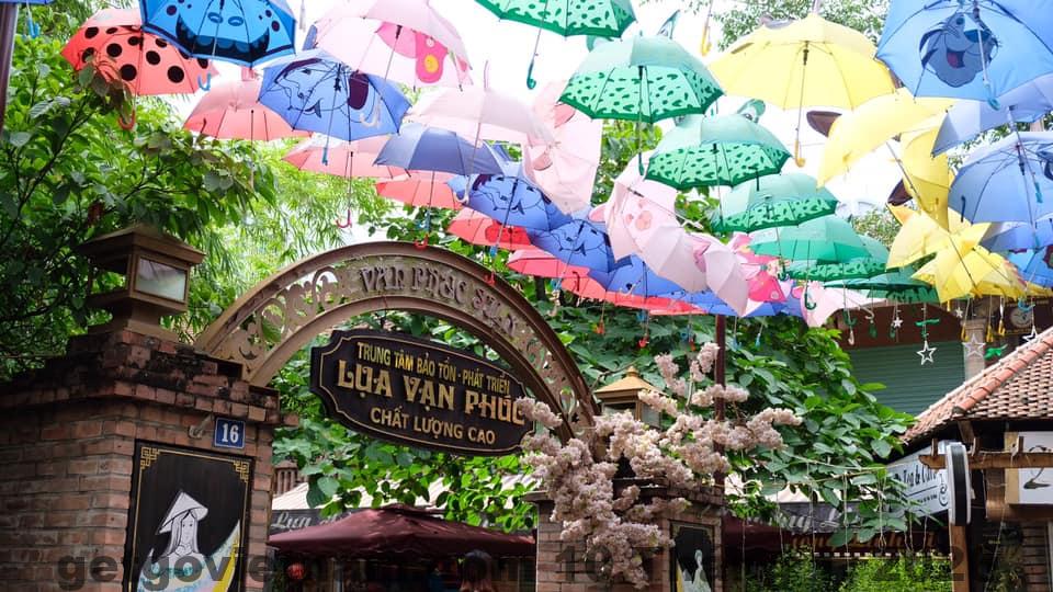 Quầy lễ tân Nhà Nghỉ Phương Đông CS3 phong cách nhà nghỉ truyền thống