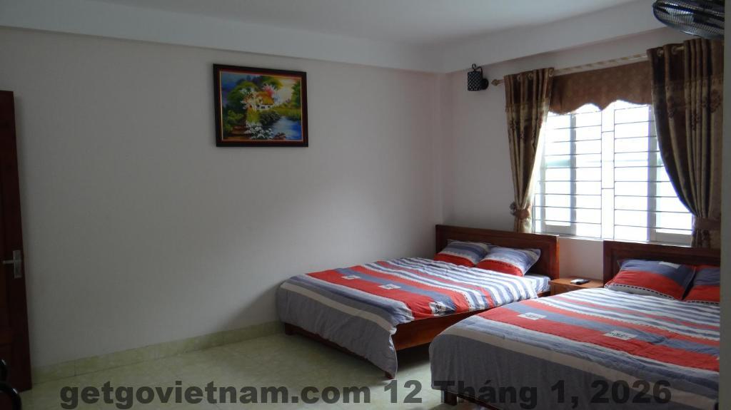 Tổng thể Hương Trà Hotel nhìn từ bên ngoài, phù hợp khách công tác và đoàn tour