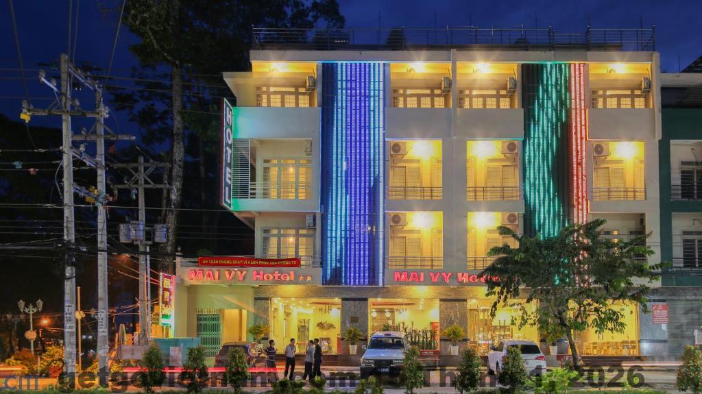 Một góc bữa sáng tự chọn tại khách sạn, món ăn đa dạng và đầy đủ.