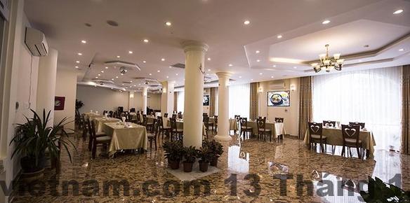 Ảnh minh họa phòng nghỉ tại khách sạn, với nội thất đơn giản nhưng đầy đủ tiện nghi.