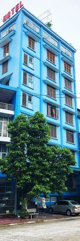 Phòng nghỉ Hoàng Kiên Hotel diện tích rộng, nội thất cơ bản