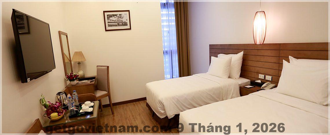 Sảnh lễ tân One Hotel Hà Nội với thiết kế đơn giản, phục vụ khách công tác