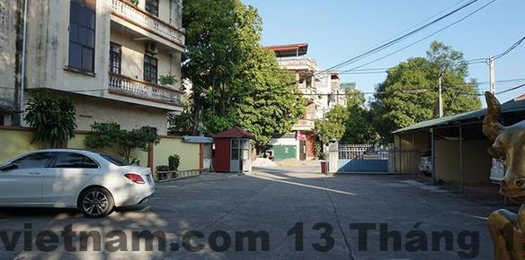 Không gian phòng ngủ rộng rãi và thoải mái tại khách sạn Ngọc Ly 5.