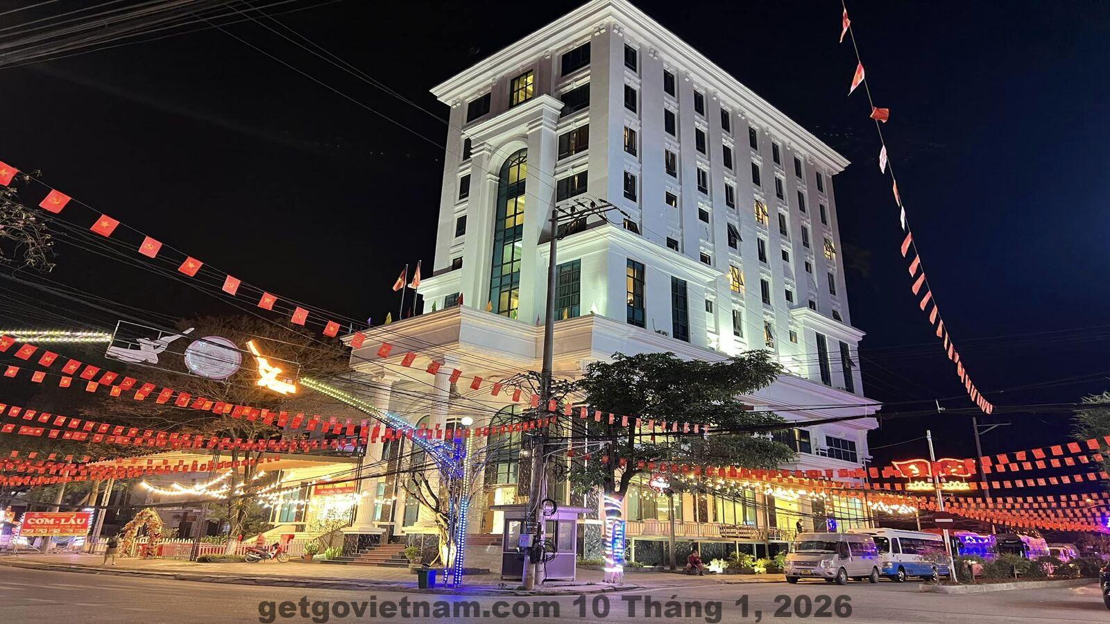 Mặt tiền Nhà Nghỉ Cao Nguyên nằm trên trục đường Trần Hưng Đạo trung tâm thị trấn Yên Minh