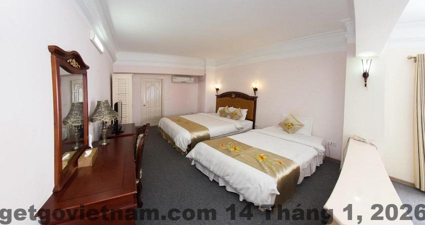 Phòng tiêu chuẩn tại Hoang Long Hotel Hải Phòng với nội thất cơ bản và tông màu sáng