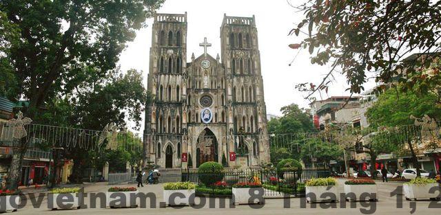 Phòng ngủ tại khách sạn Anchie Hà Nội với thiết kế đơn giản