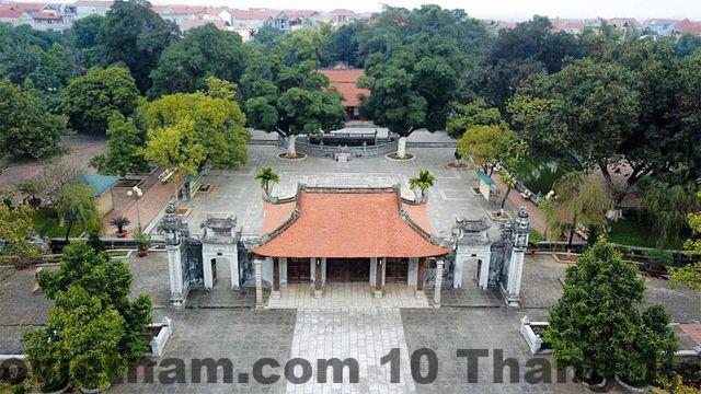 Phòng nghỉ Khách sạn Bảo Long với nội thất đơn giản, đầy đủ tiện nghi cơ bản