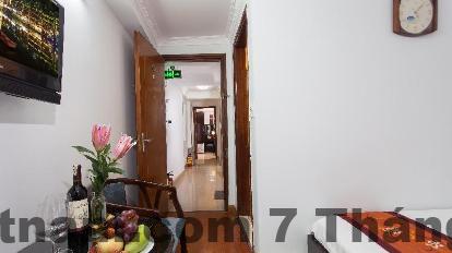 Phòng nghỉ tại Khách Sạn Rendezvous Boutique với thiết kế nhỏ gọn, ấm cúng