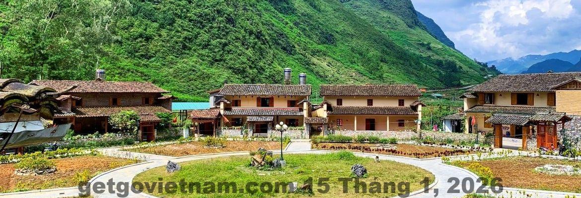 Ảnh cho thấy cảnh quan từ phòng, nơi bạn có thể tận hưởng sự yên tĩnh và vẻ đẹp của thiên nhiên Mèo Vạc.