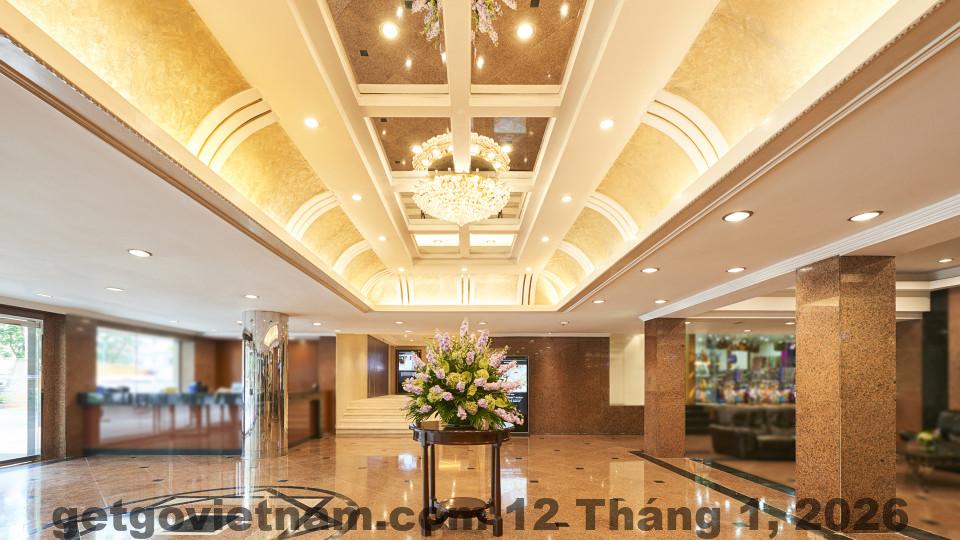 Bãi đỗ xe rộng rãi của Khách Sạn Đinh Gia Hà Giang